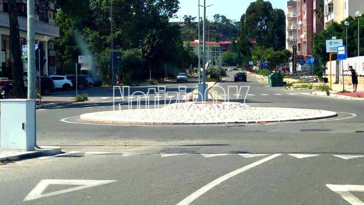 Nei quartieri di Crotone: in città esistono due eterne incompiute - Rotatoria di Via Nazioni Unite
