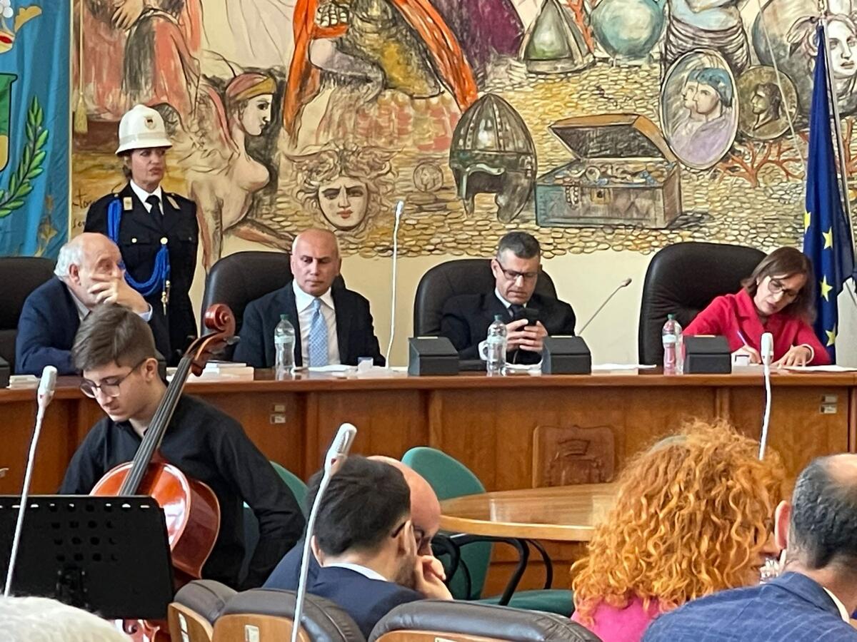 Cosenza - Il Consiglio comunale dedica una seduta aperta al futuro dell'Europa - 
