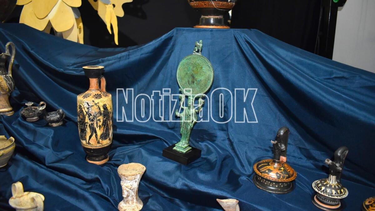 Lo specchio di Kroton e altri reperti in mostra al Museo di Capo Colonna - 