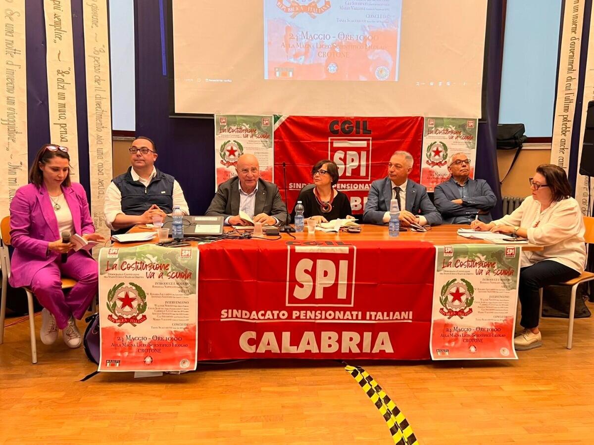 Costituzione, la Segretaria Nazionale Spi incontra a Crotone gli studenti - 