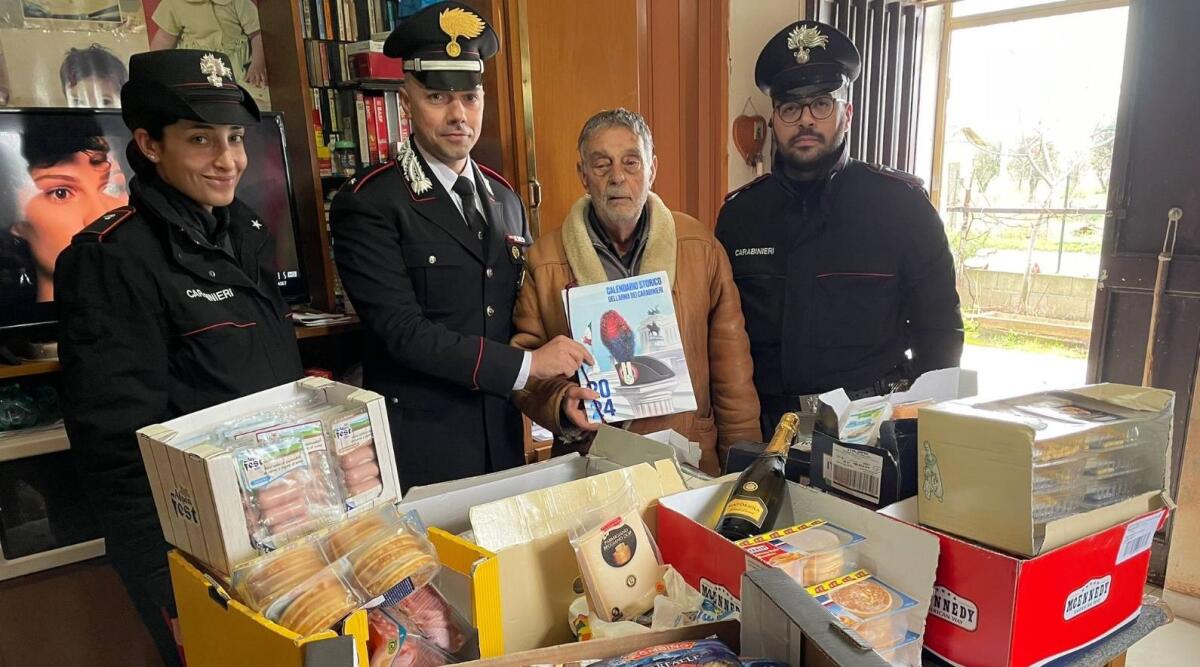 Si fingono Carabinieri e lo derubano in casa: tre arresti - 