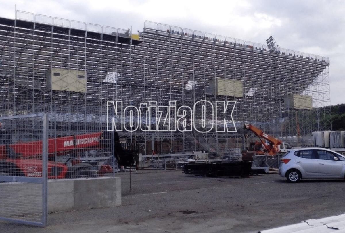 Crotone - Tribuna da smontare, al via il cantiere Stadio - 