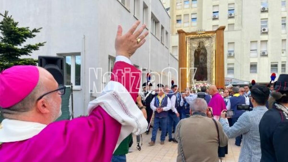 La Madonna di Capo Colonna dagli ammalati, il Vescovo: "Ti affidiamo le persone con patologie incurabili" - 
