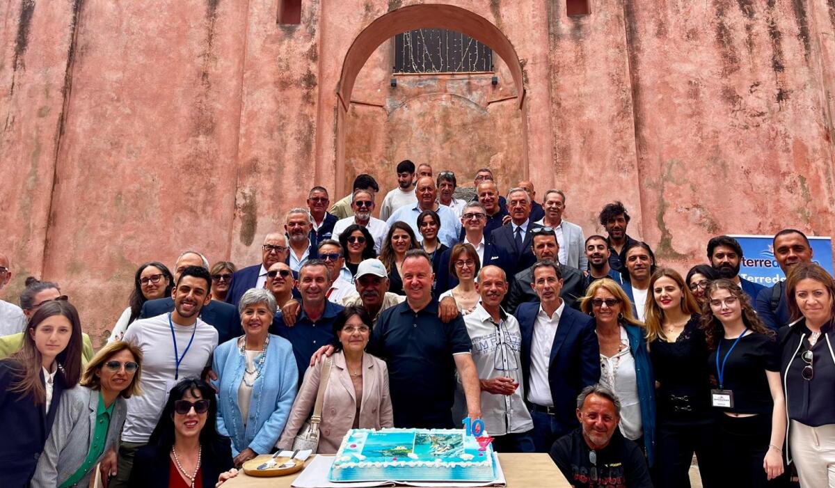 Molinaro: Rivista TerreDamare, dieci anni di racconti della Calabria spinge a nuovi obiettivi - 