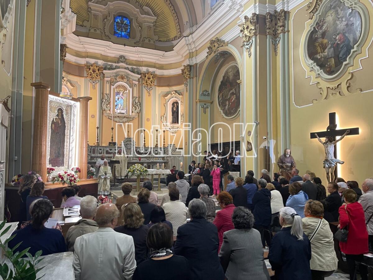 Crotone - Tradizionale bacio alla Madonna e guardia d'onore dei Vigili del Fuoco: variazioni alla viabilità - 