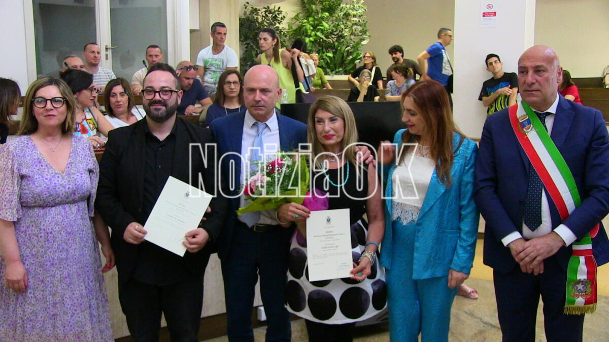 (VIDEO) Crotone premia i docenti Damiano Morise e Luisa Floccari: la loro vita per la musica - 