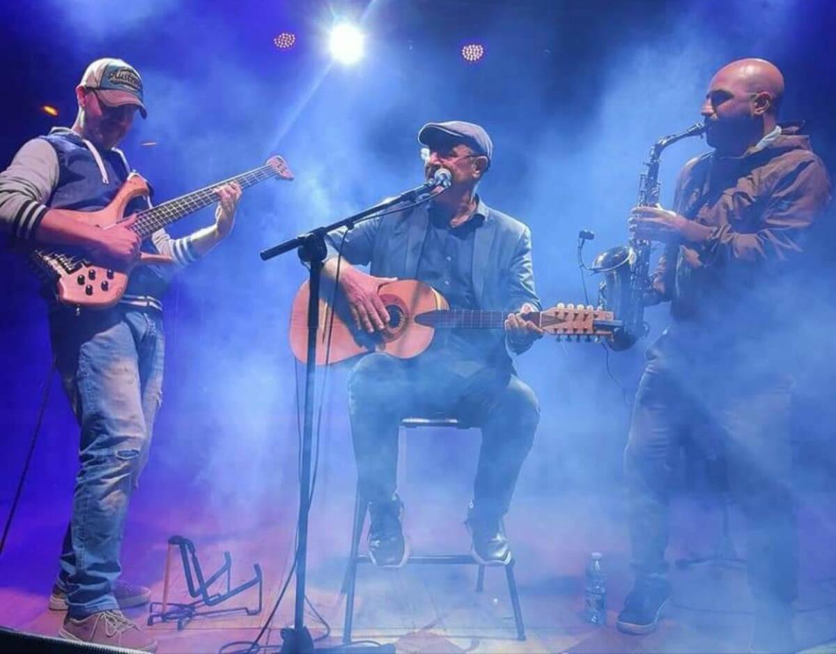 La musica popolare di Mimmo Cavallaro a Crotone: cinque date - 