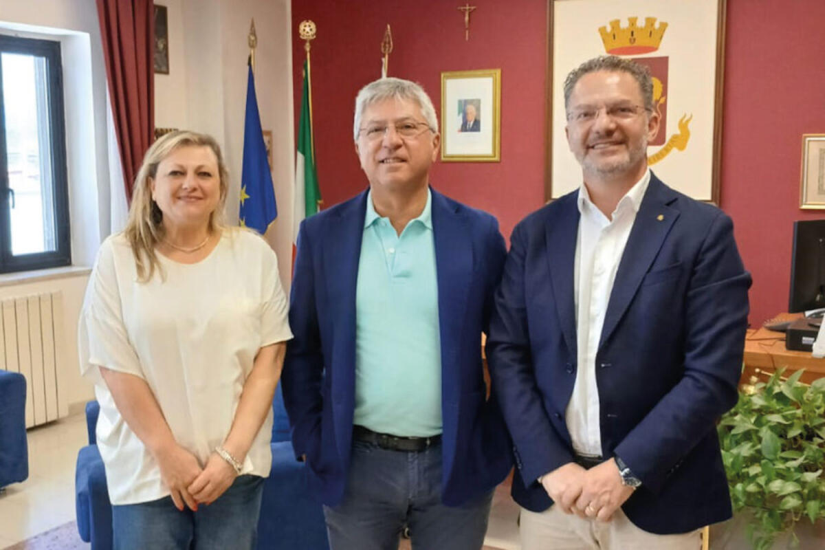 Crotone - Questura e Confcommercio al lavoro per un' estate sicura e serena - 
