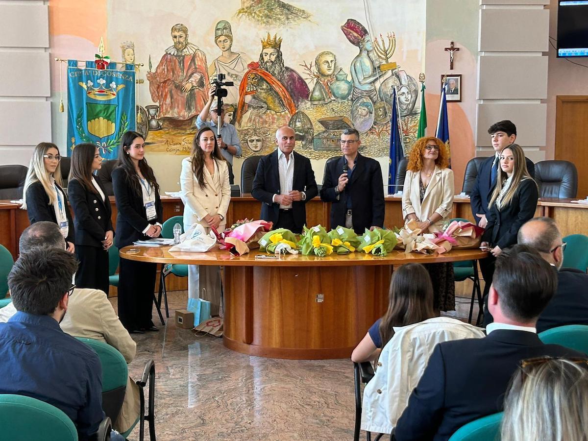 Cosenza - Dopo l'esperienza alla sede Onu, l'incontro col Sindaco della città - 