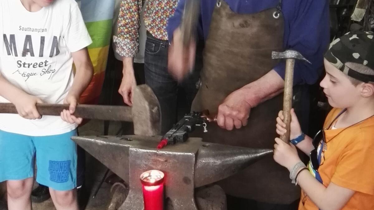 Crotone - La Nuova Scuola Pitagorica contro le guerre: «distruggiamo le armi» - 