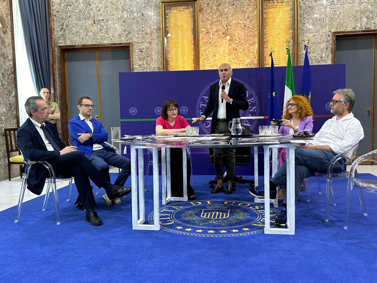 Cosenza - Presentati gli eventi estivi con l'offerta culturale della città - 