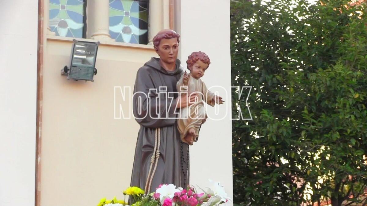Crotone - Oggi la benedizione del pane nella festa di Sant'Antonio - 