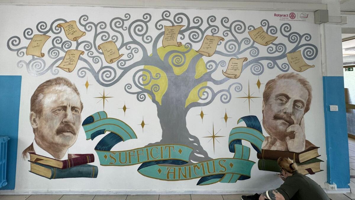 Cosenza - Inaugurato “Un murales contro le mafie”, Caruso: «La scuola presidio contro la criminalità organizzata» - 