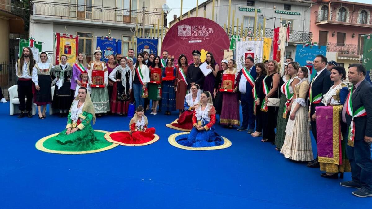 In Calabria sfilano i costumi più belli dell'arberia - 