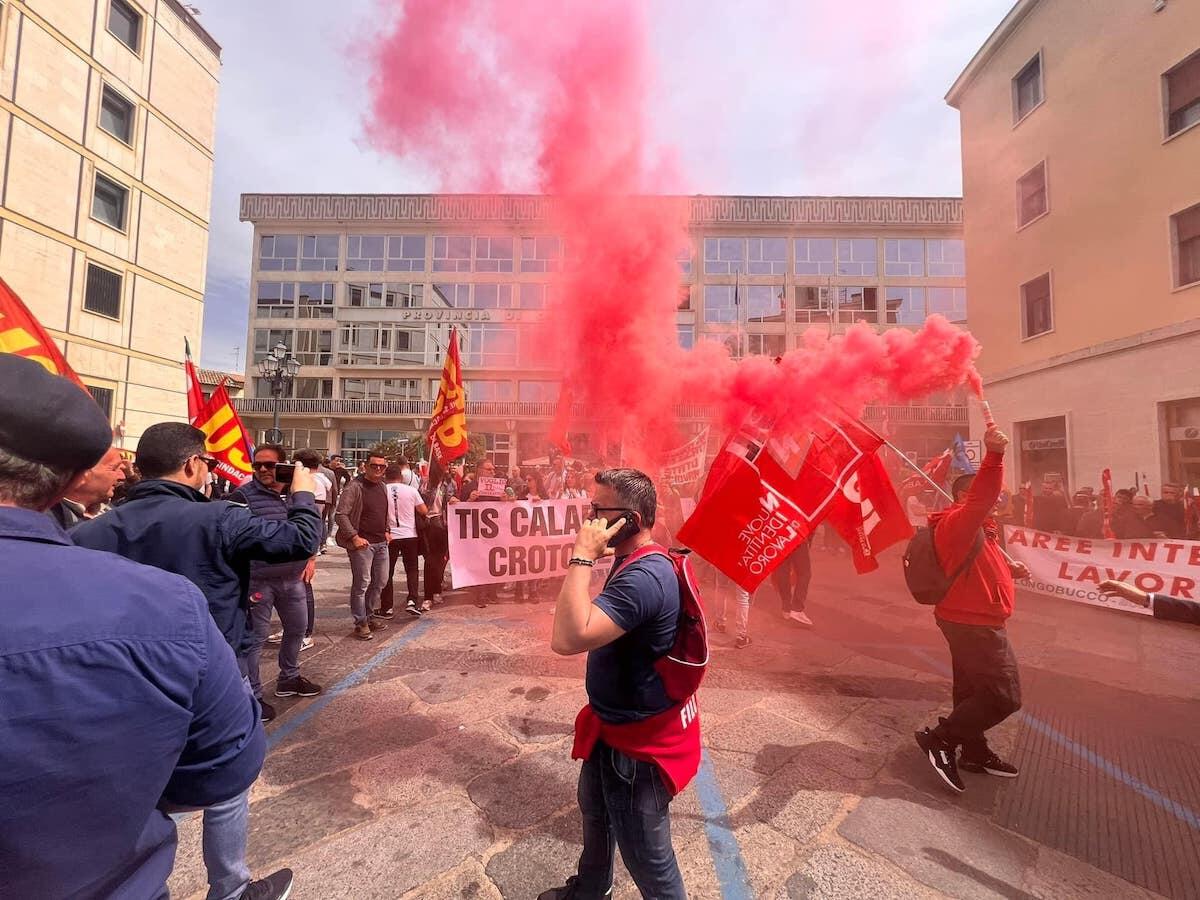 Calabria - I tirocinanti tornano in piazza - 