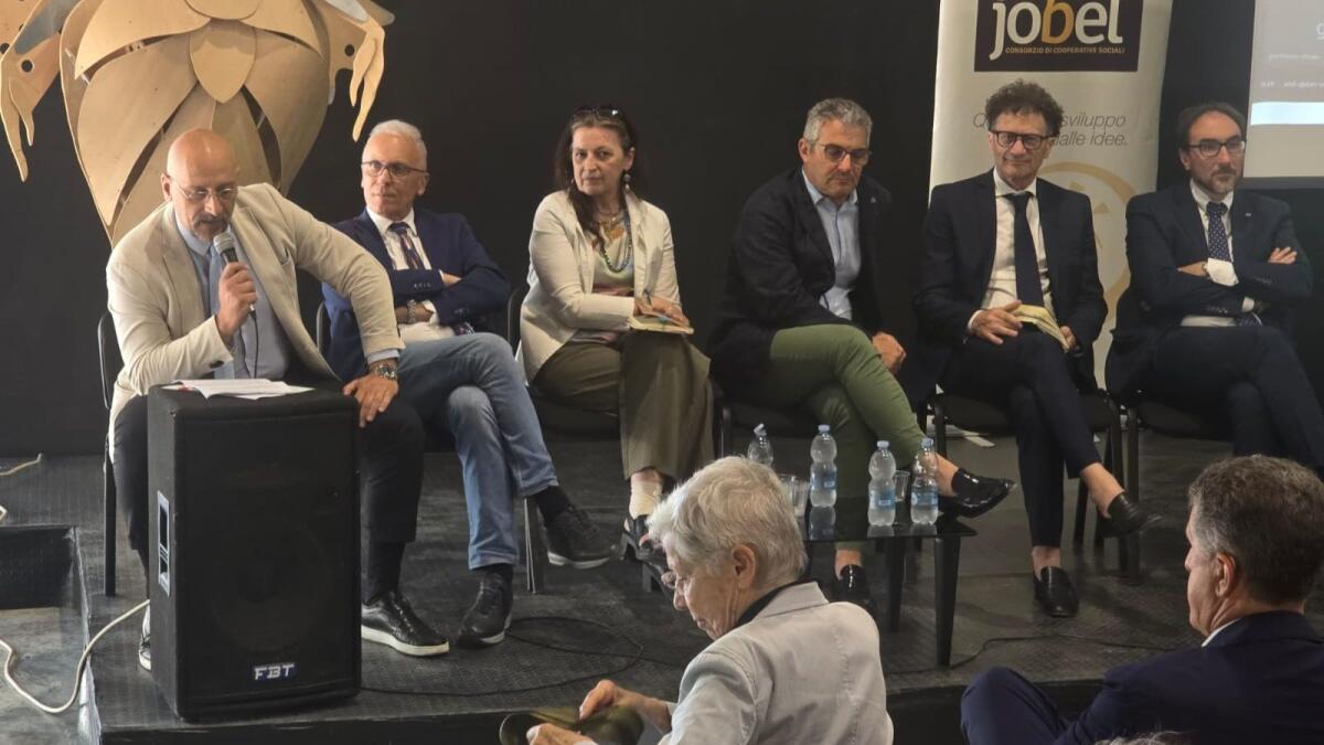 Crotone - Gli Ordini degli Architetti di tutta Italia in città per chiedere un nuovo testo unico delle Costruzioni - 