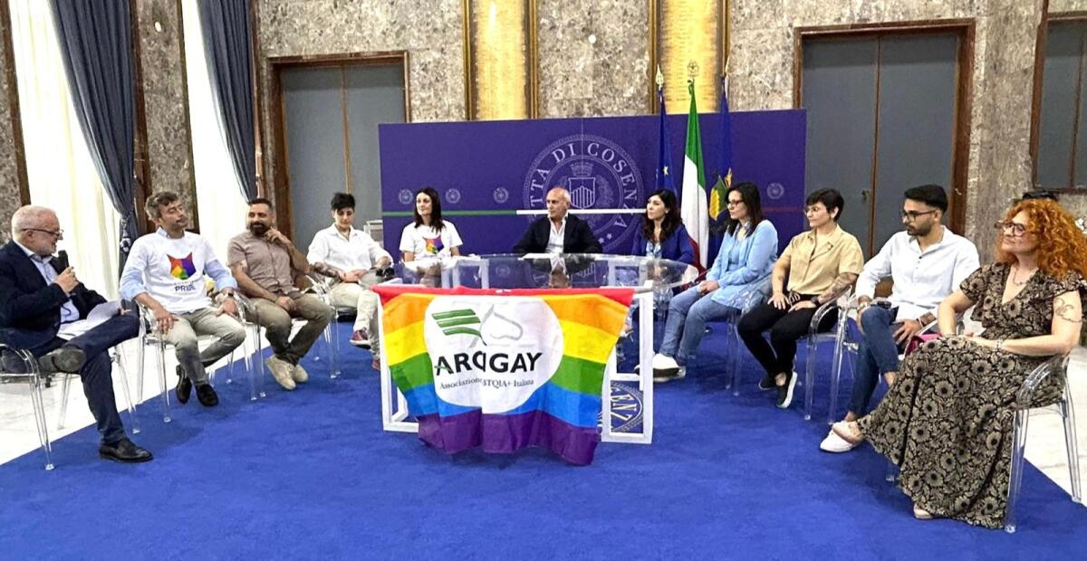 La città si prepara al Cosenza Pride 2024 - Oplus_131072