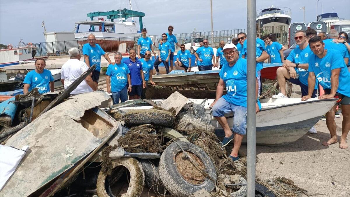 “Pulifondali” e “Pulispiagge”, il mare ringrazia: 350 quintali di rifiuti recuperati - 