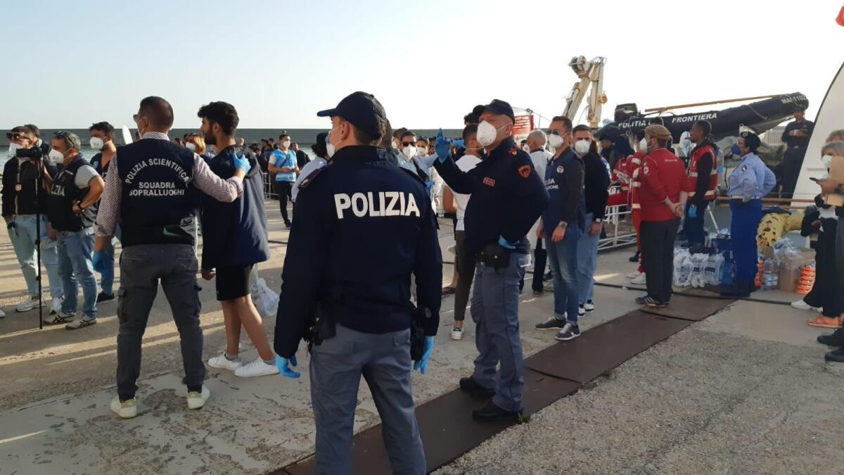 Crotone - In carcere tre scafisti egiziani - 