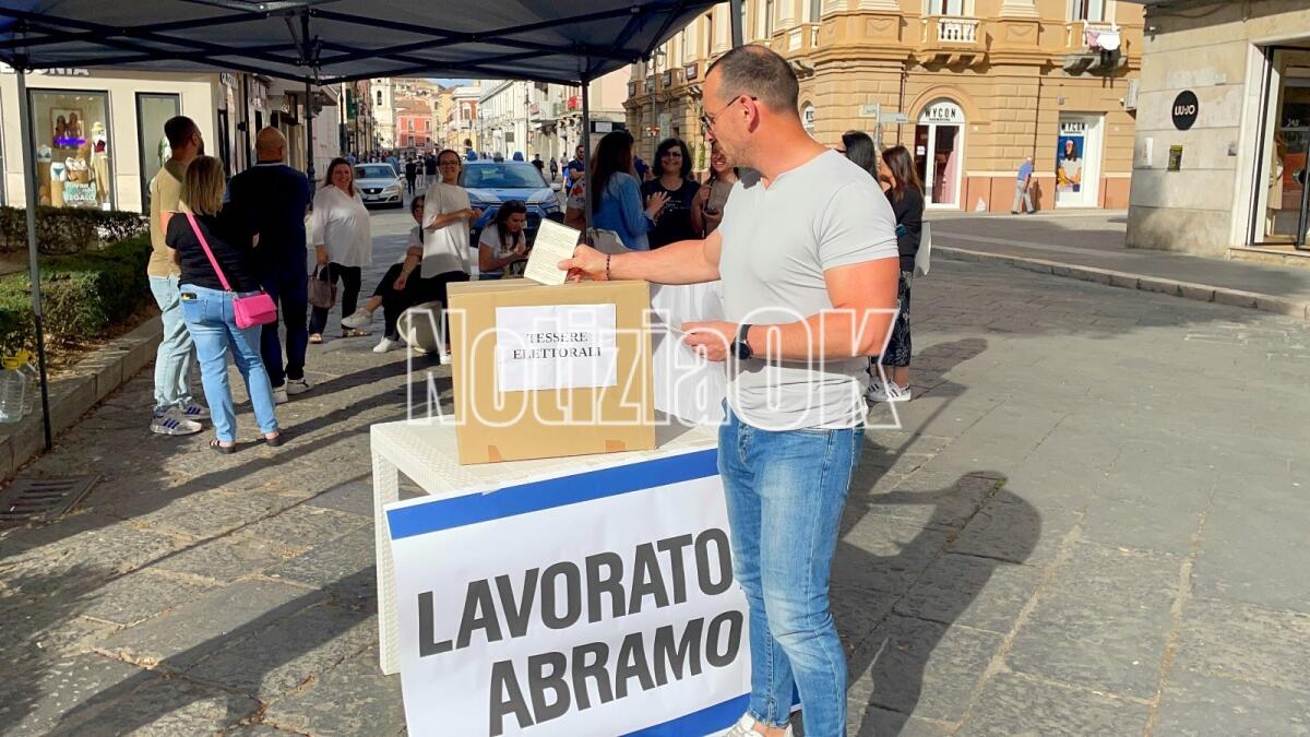 Vertenza Abramo: lavoratori in piazza per svegliare una città distratta - 