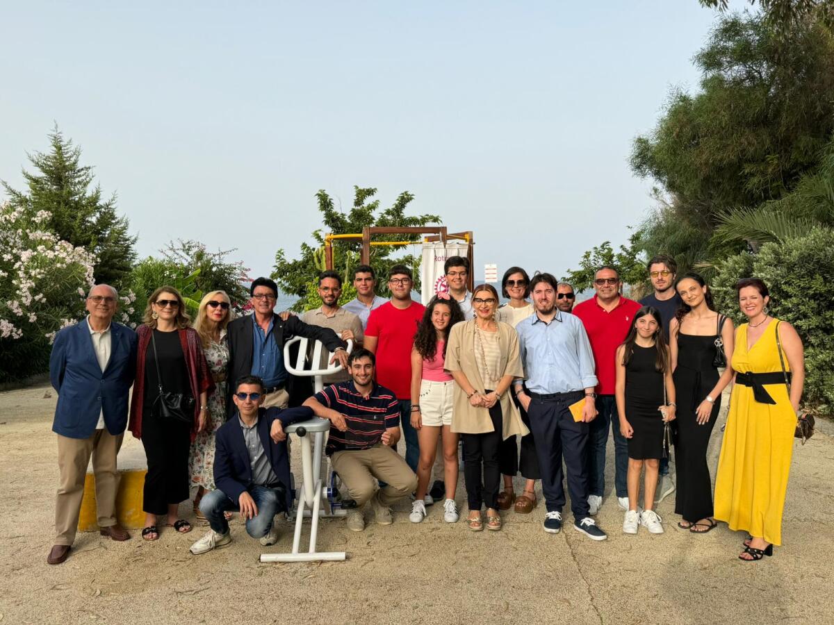 Viale Magna Grecia diventa un’area fitness per tutti grazie al Rotaract - 