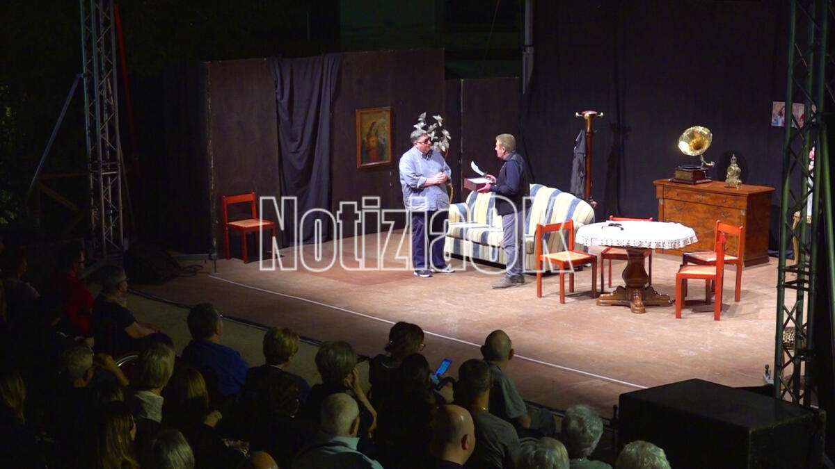 I giornalisti crotonesi tornano nuovamente in scena: aggiunte due date - 