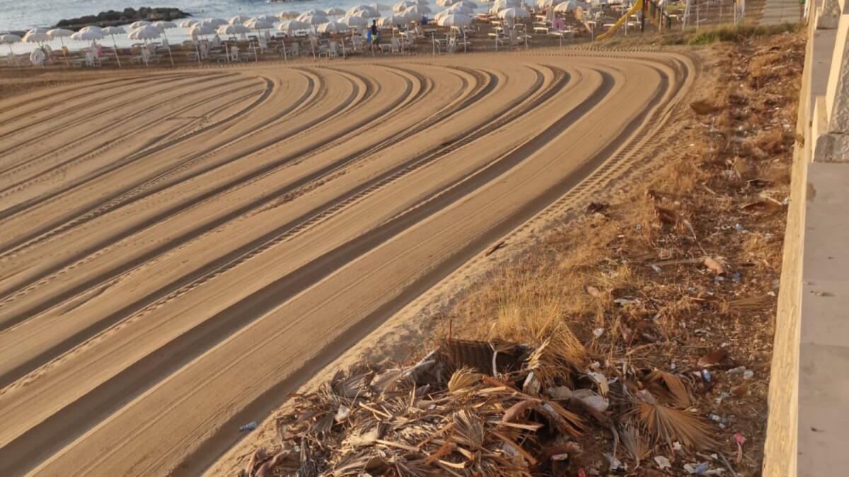 Crotone - Pulizia della spiaggia fatta... o quasi! (Foto Gallery) - 