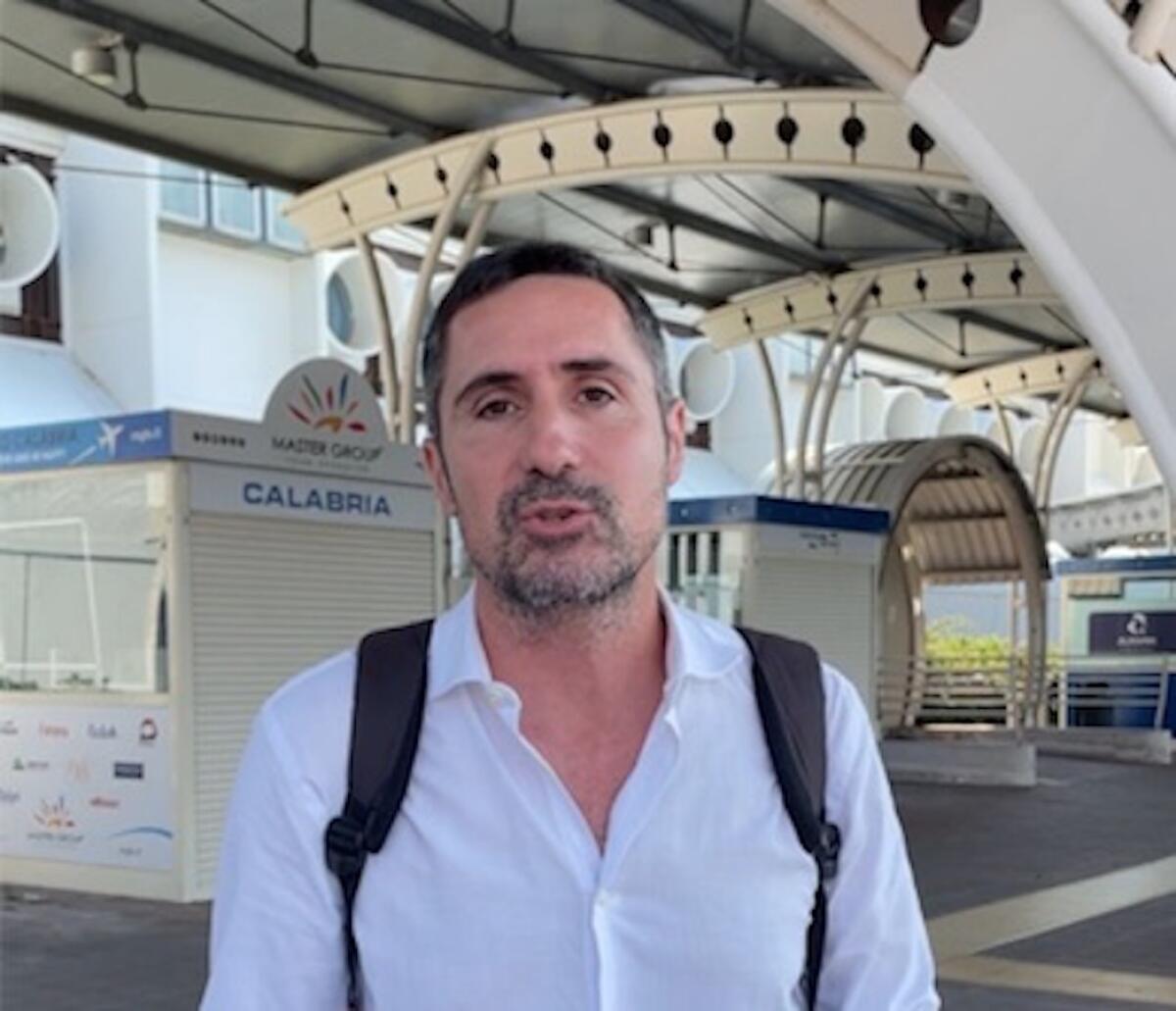 Il consigliere regionale Alecci prova il servizio Uber in Calabria: «E' un fallimento» - 