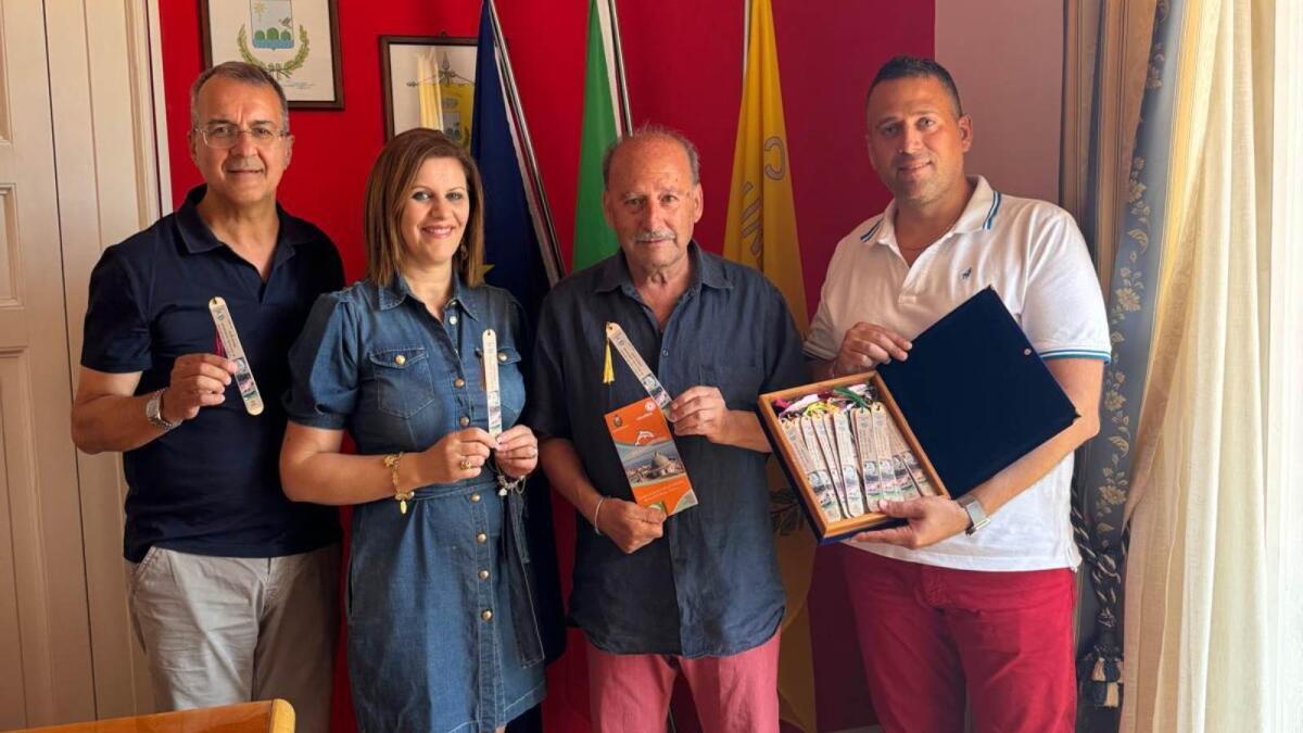 Cariati, donati al Comune dei segnalibro - 