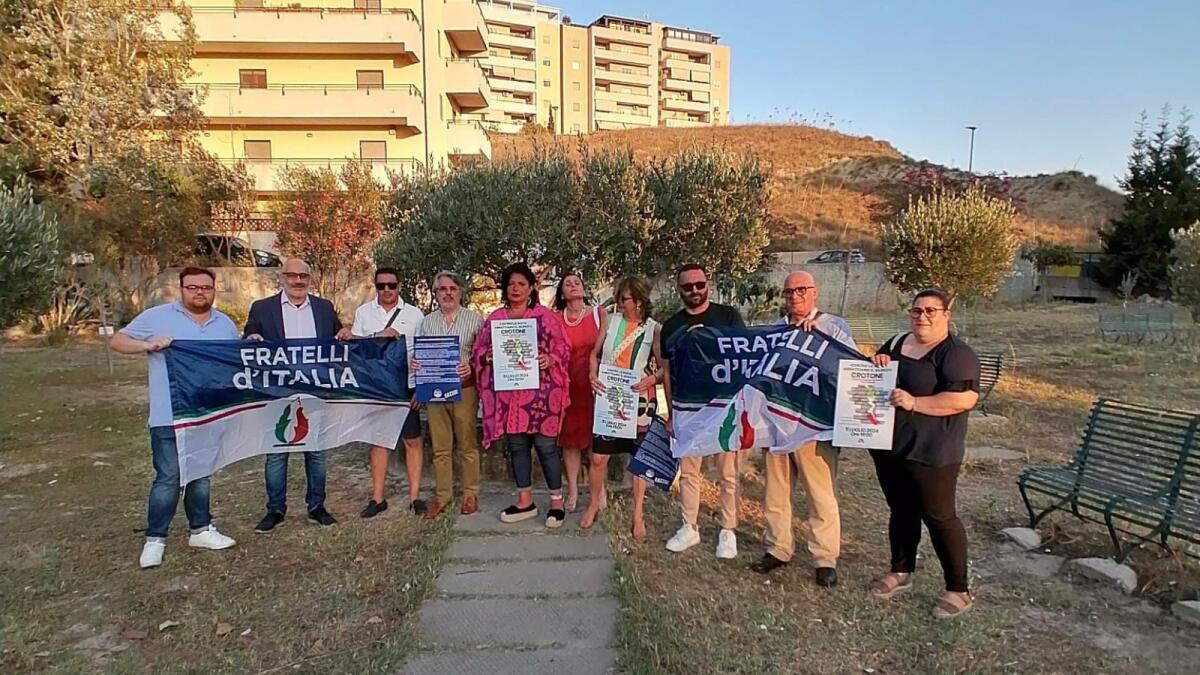 Crotone - L'Onda Tricolore di Fratelli d'Italia arriva in città - 