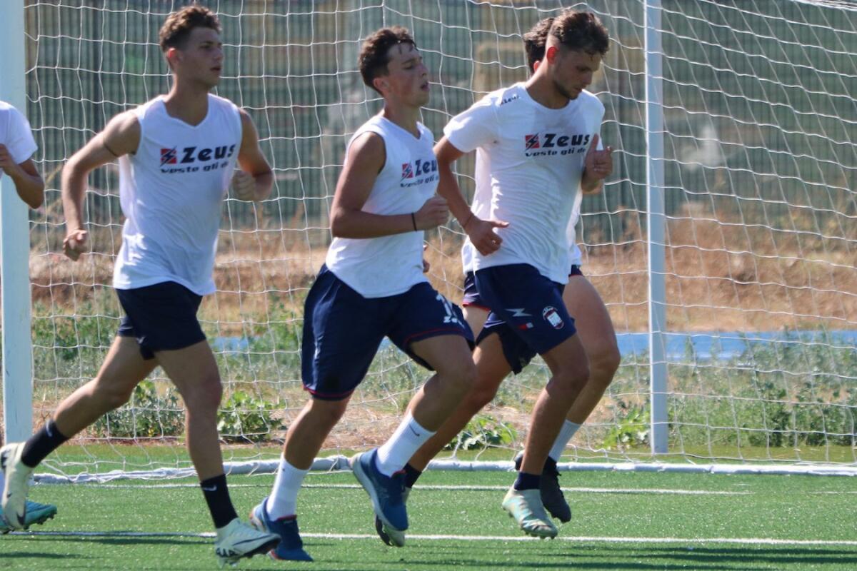 Crotone Calcio | Inizia la preparazione per la Primavera, gli squaletti quest'anno giocheranno a Crotone - 