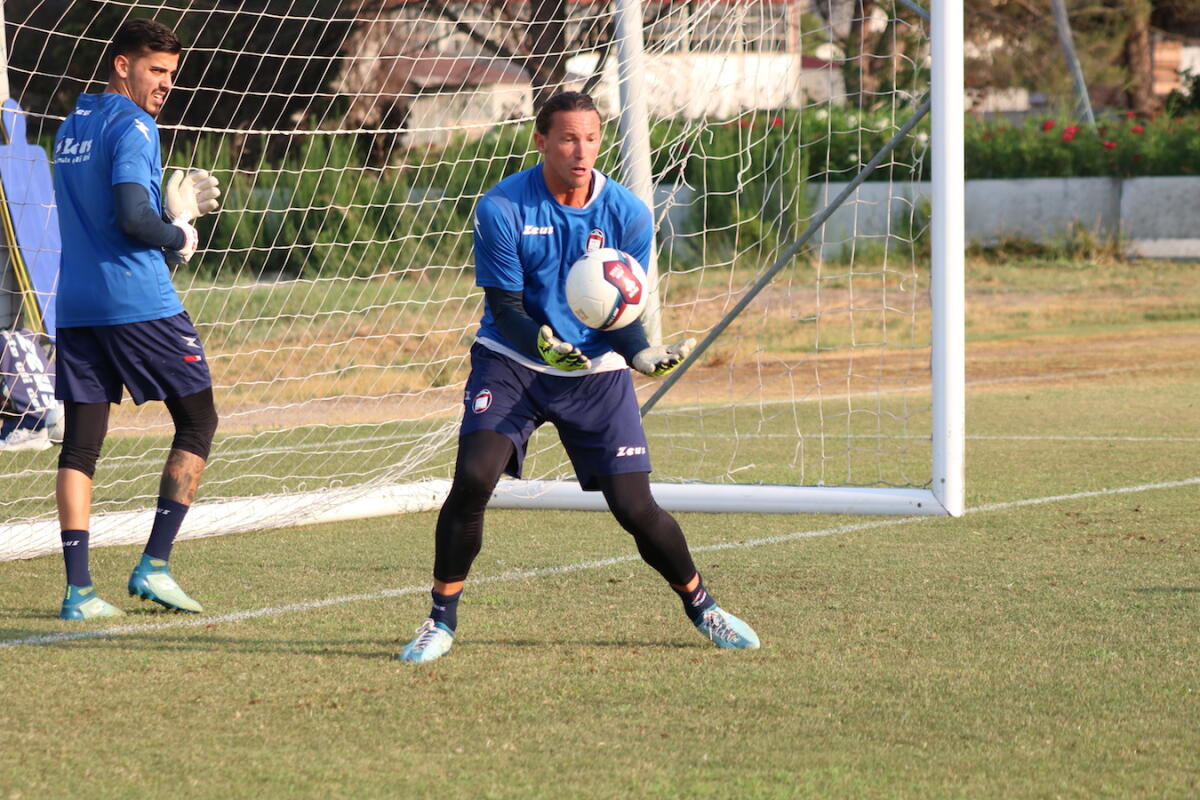 Calciomercato - Il Crotone cambia in porta, fatto lo scambio con il Catanzaro - 