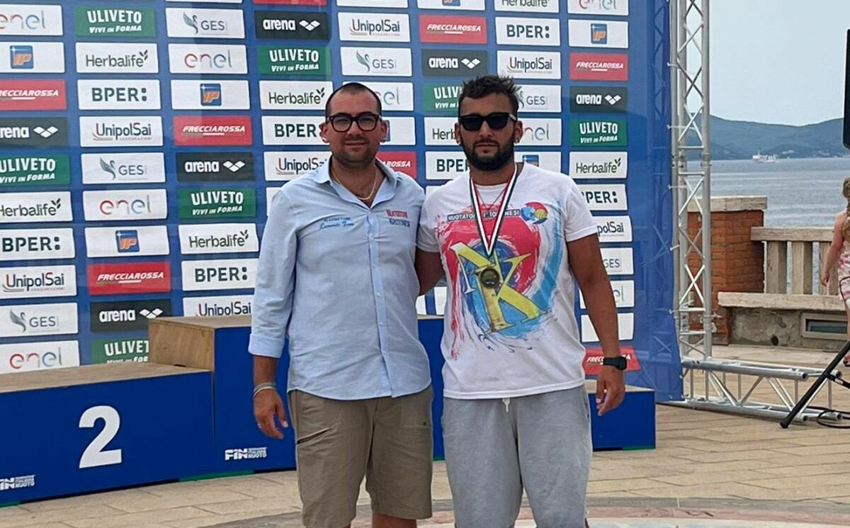 Nuoto, Lorenzo fonte bronzo di categoria al GranFondo dei 16 KM - 