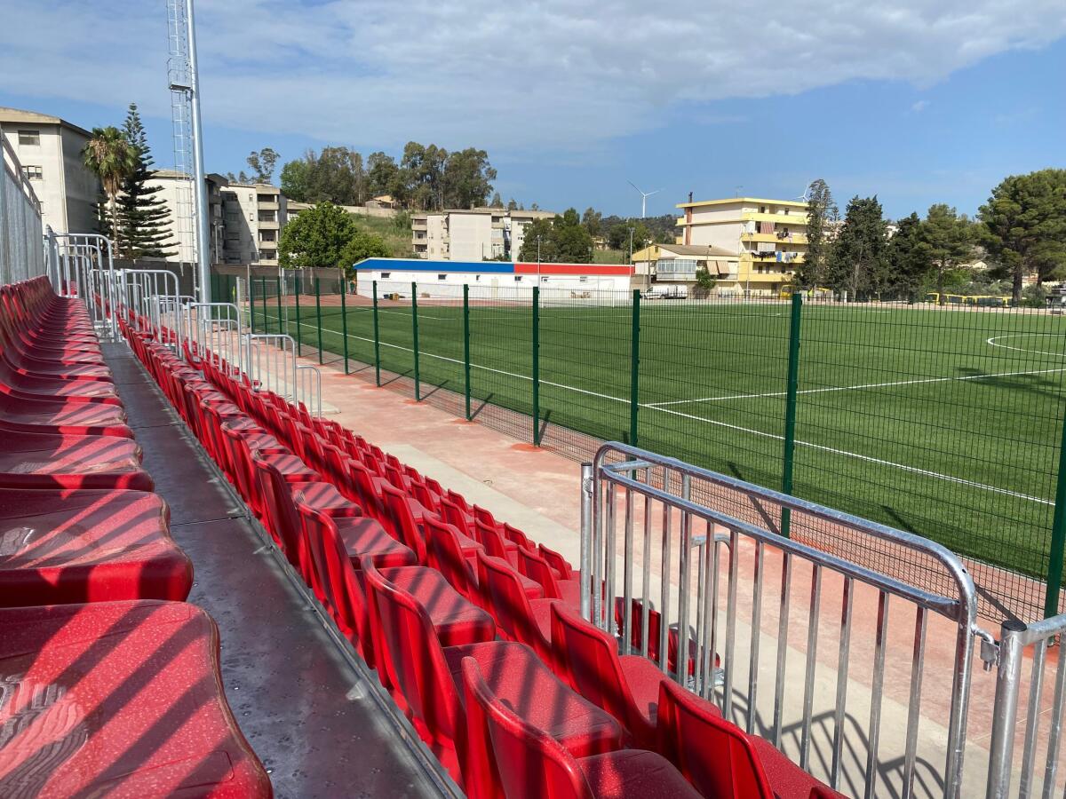 Crotone rende omaggio a Faga, l'ultimo talent scout del calcio - 