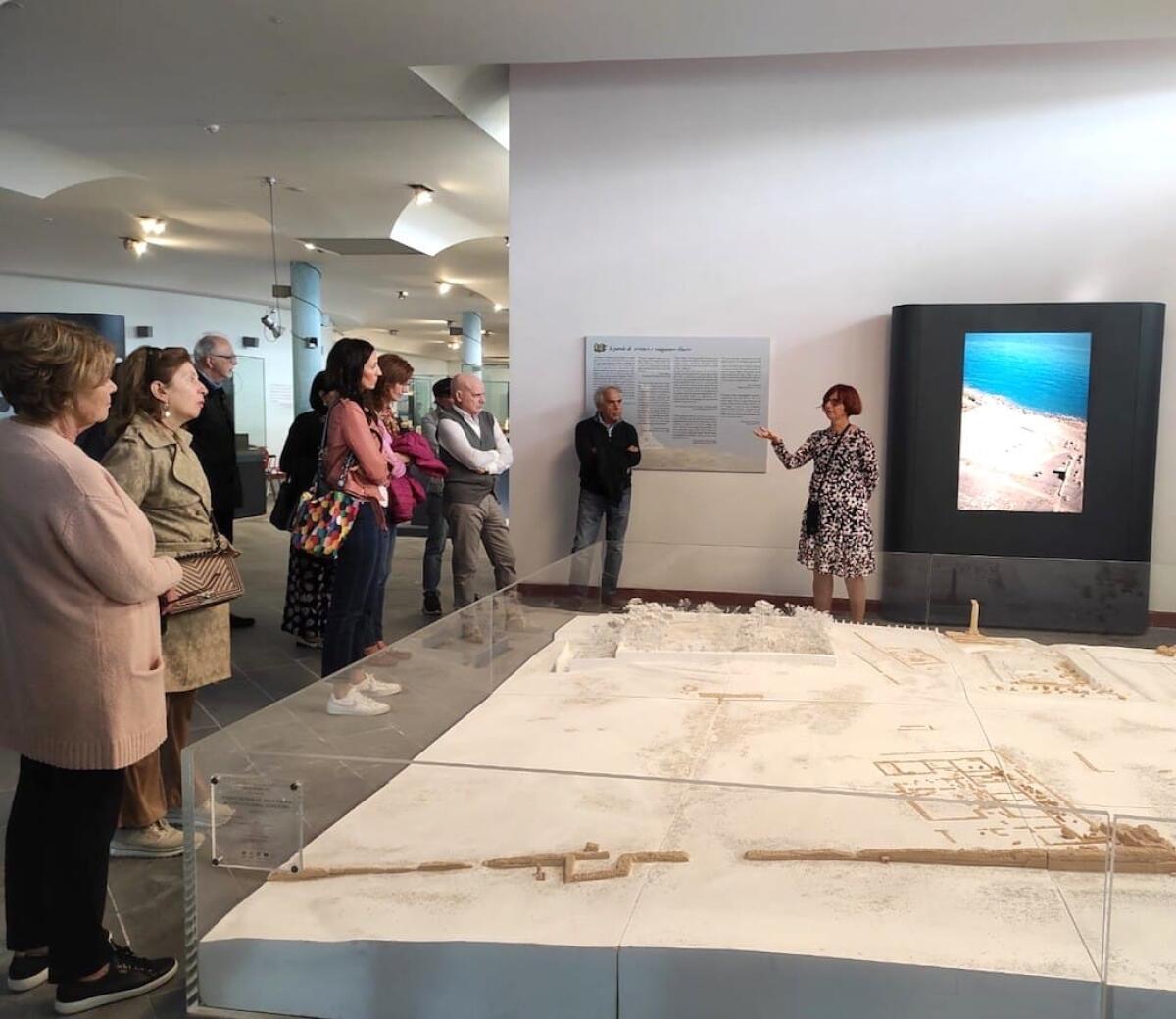 Al Museo di Capo Colonna apre la mostra di pittura e scultura - 