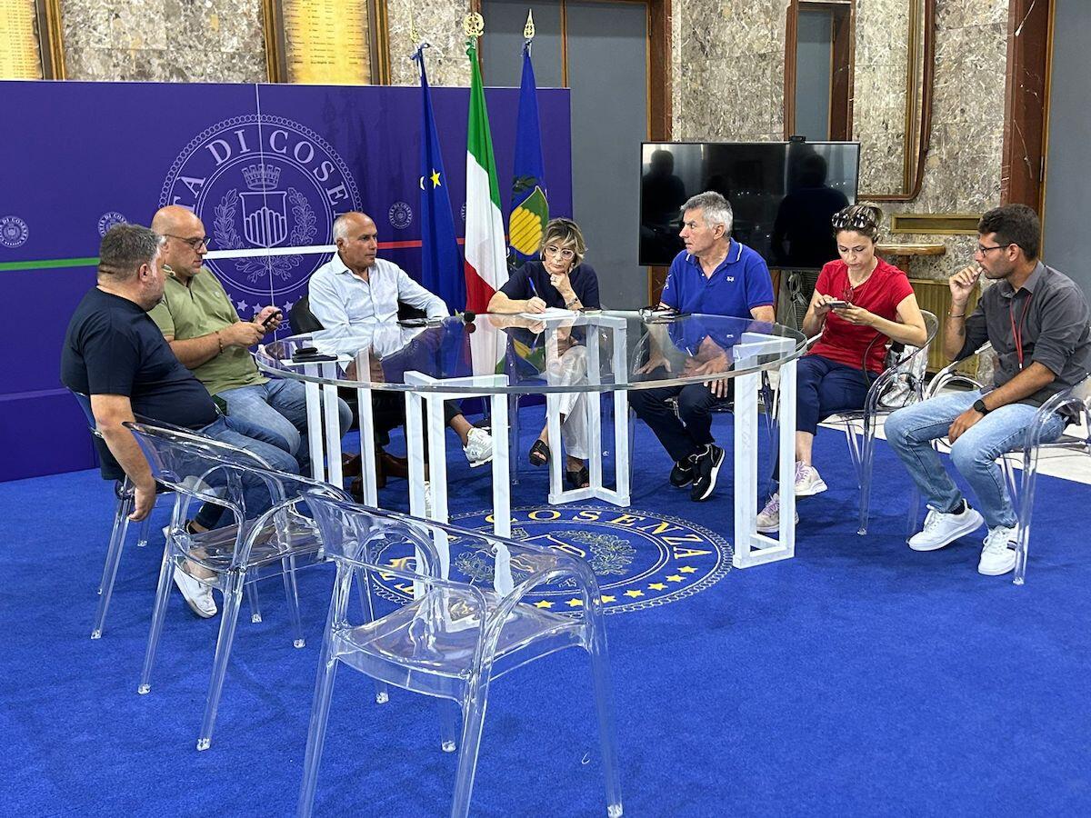 Cosenza - Incontro in Comune per migliorare la pulizia e il decoro in città - 