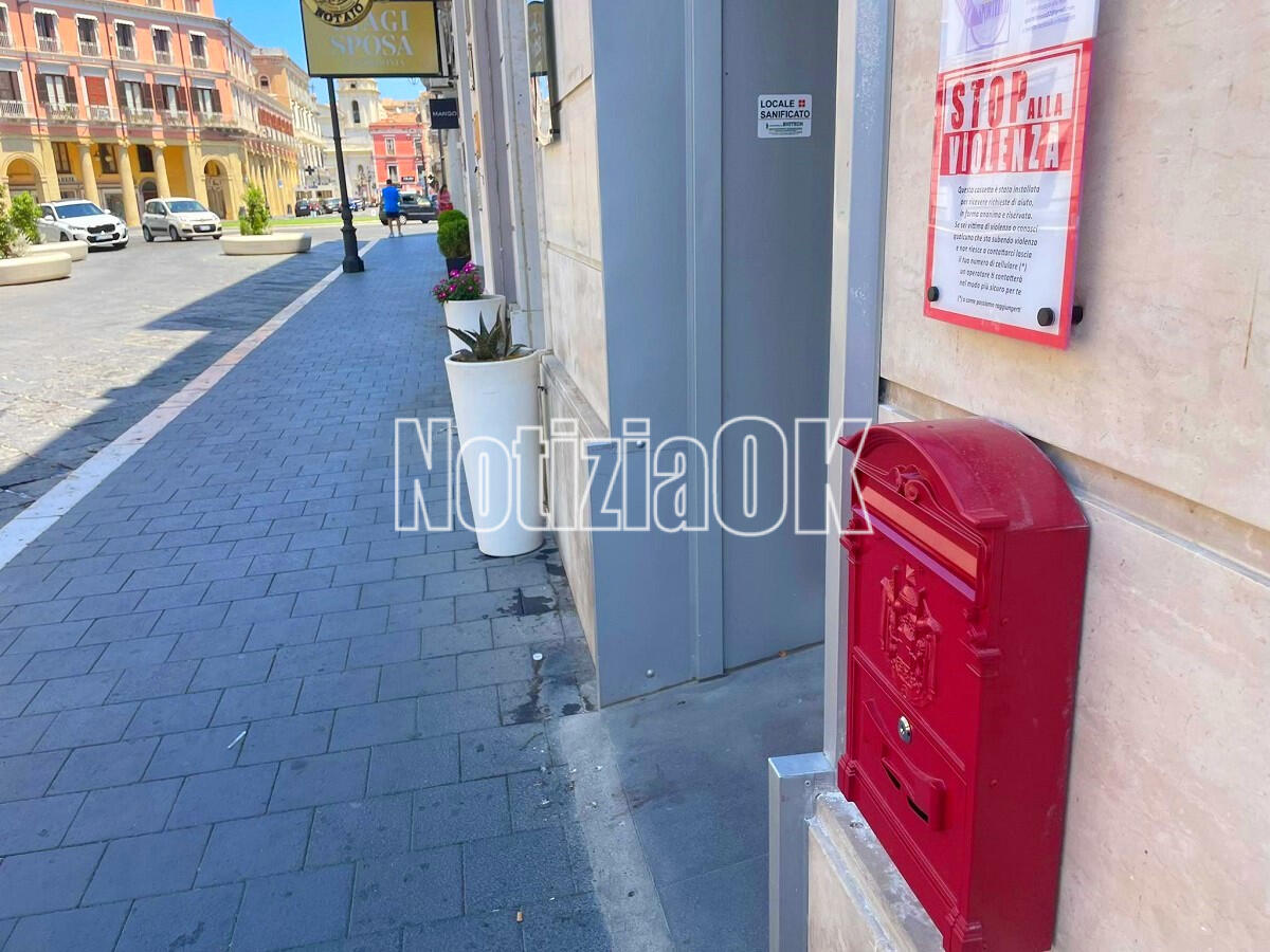 Crotone - Una cassetta rossa per denunciare le violenze di genere - 