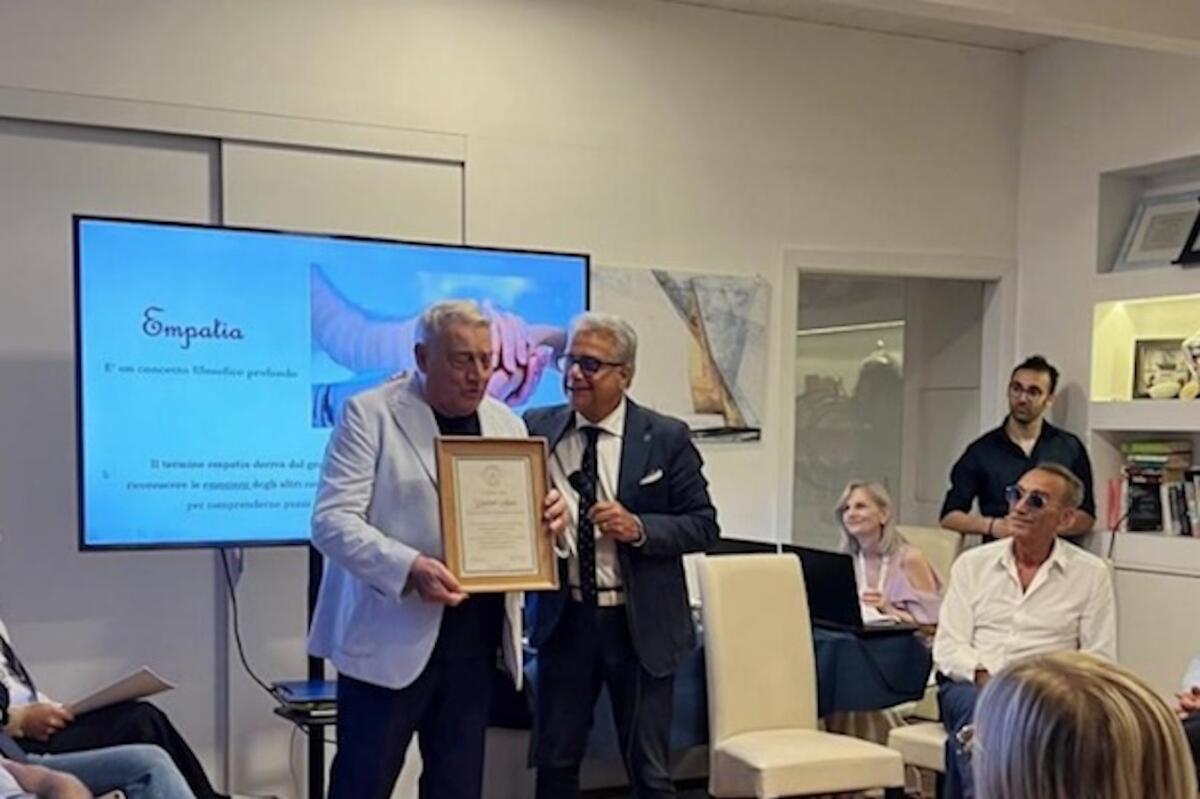 Crotone - Gerardo Sacco ambasciatore nel Mondo della Schola Italika - 