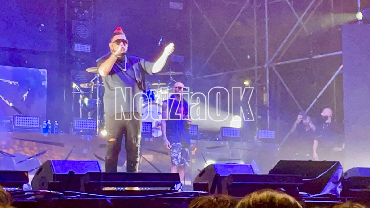 (Video) Boomdabash a Crotone e il messaggio contro il bullismo - 