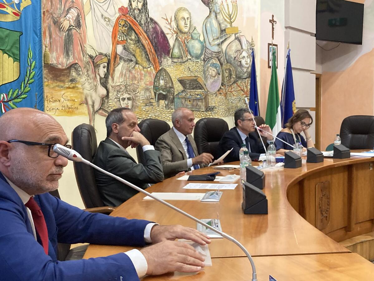 Cosenza - Il Consiglio comunale approva il regolamento sulla TARI - 