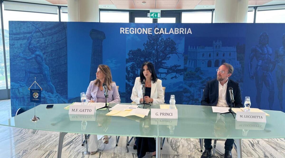 Master post laurea, la Regione Calabria investe 6 milioni per la formazione dei neo laureati - 