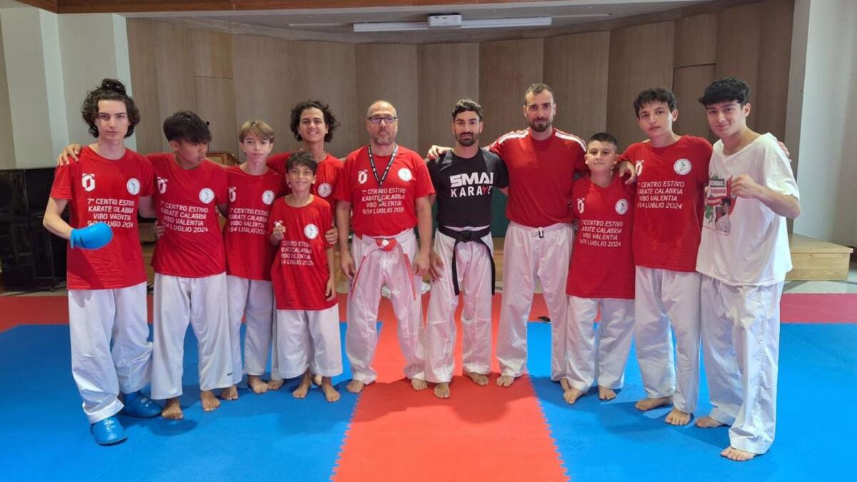 Gli atleti crotonesi protagonisti al Centro Estivo Karate Calabria con l'olimpionico  Crescenzo - 