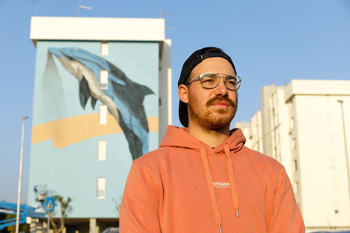 Diamante - La città  dei murales si  arrichiesce dell'opera di Etsom - L'artista Etsom - Fonte: Comune di Diamante