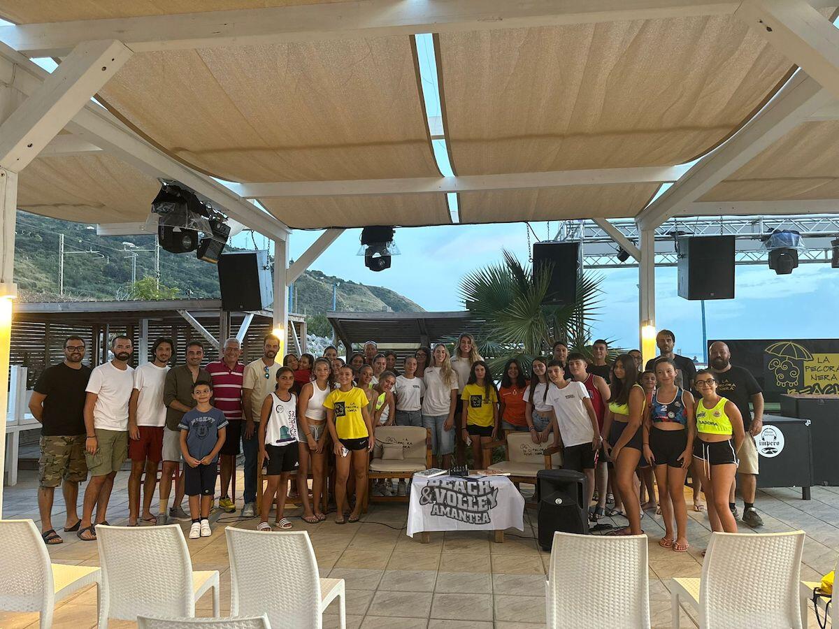 Ad Amantea l'incontro con le campionesse azzurre del Beach Volley - 
