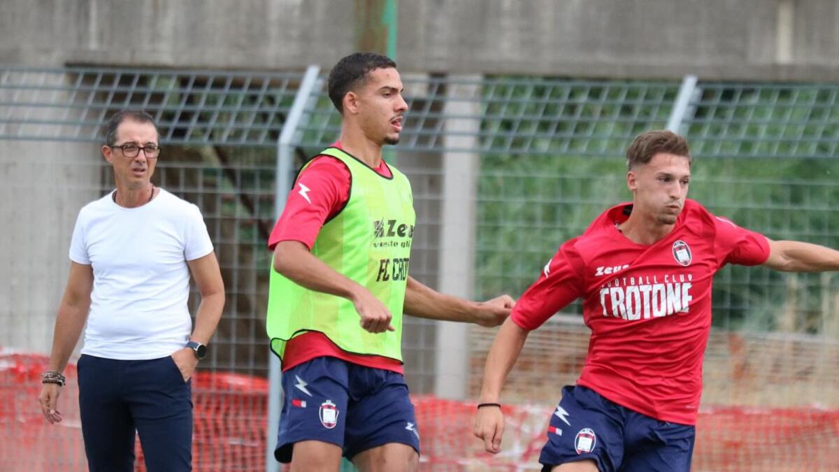 Calcio, il Crotone porta a casa anche il Memorial Donato Russo - 