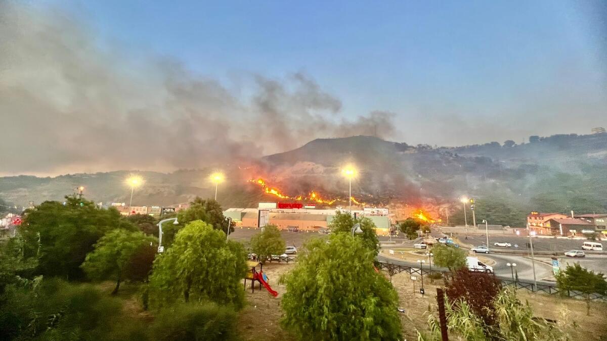 Zumpano: oltre due giorni di combattimento contro le fiamme  - 
