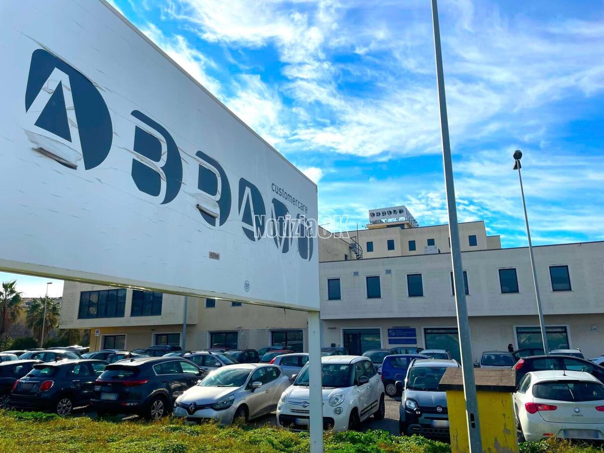 Abramo Customer Care, riunione al Mimit con Urso, i lavoratori: ''Non ci arrendiamo'' - 