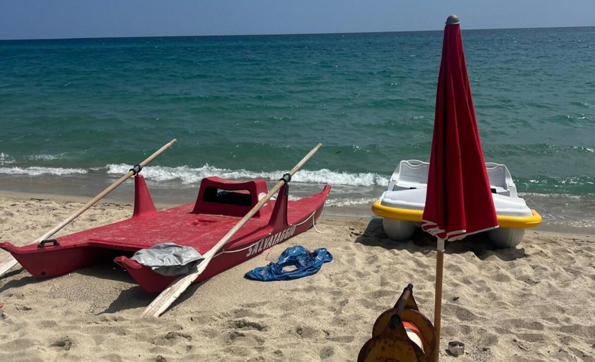 ''Mare e laghi sicuri 2024'': la Guardia Costiera sanziona diversi stabilimenti balneari - 