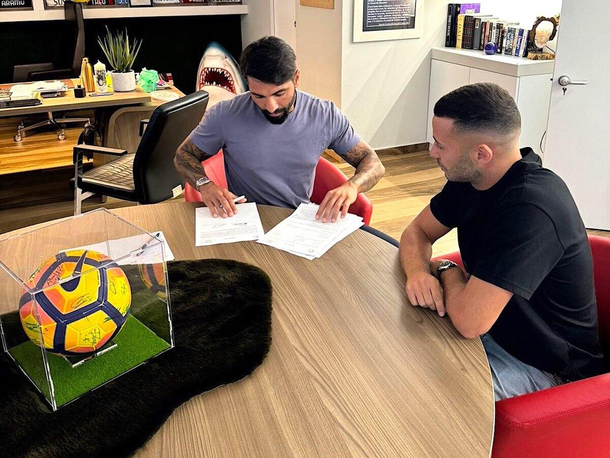 Calciomercato - Crotone | I rossoblù si rinforzano a centrocampo, ecco l'ultimo acquisto - 