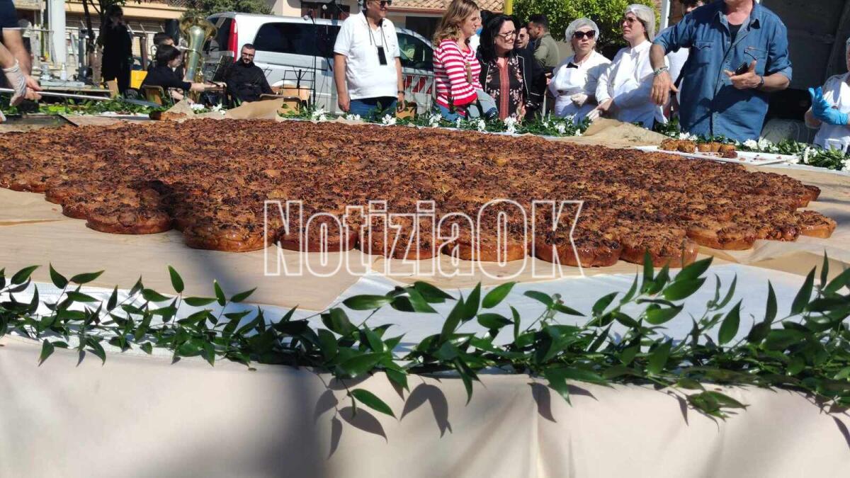 A Isola di Capo Rizzuto la sagra della Pitta cù d'ogghiu - 